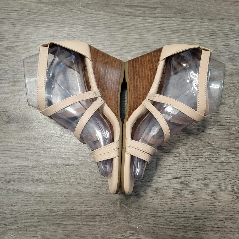 Sofft Womens Nude Beige Leather Strappy Ankle Buckle Wedge Sandals Comfort 6